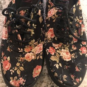 Vans Floral Shoes 🌹 Size: 9 (W) 7.5 (M)